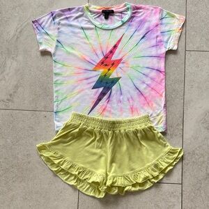 Flowers By Zoe Tie-Dye Lightning Bolt Tee with lime ruffle shorts sz 6